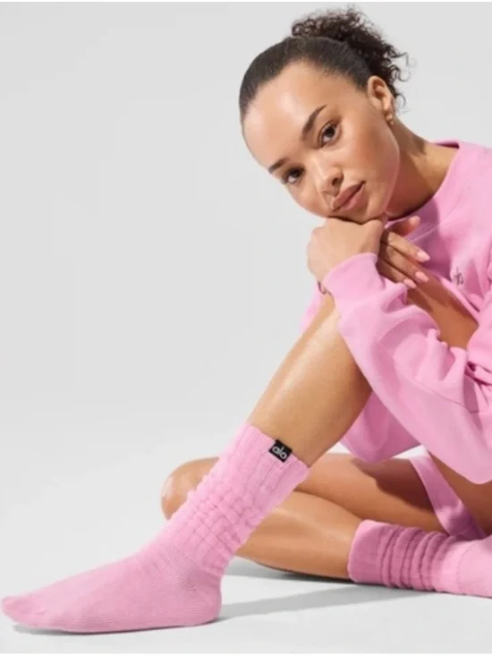 ALO Yoga Scrunch Socks Sweet Pink SZ M - Picture 2 of 9